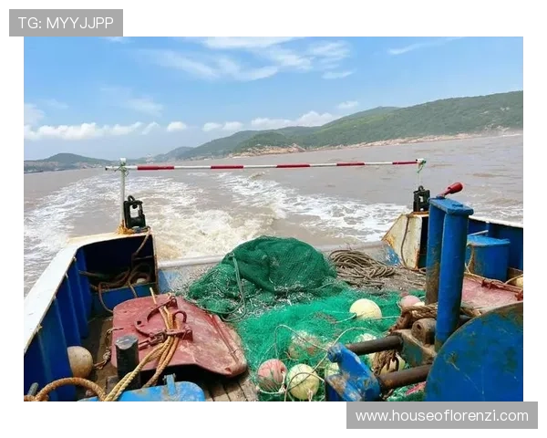 ag捕鱼王欢迎你体验高清画质和流畅操作，感受极致的海底捕鱼乐趣